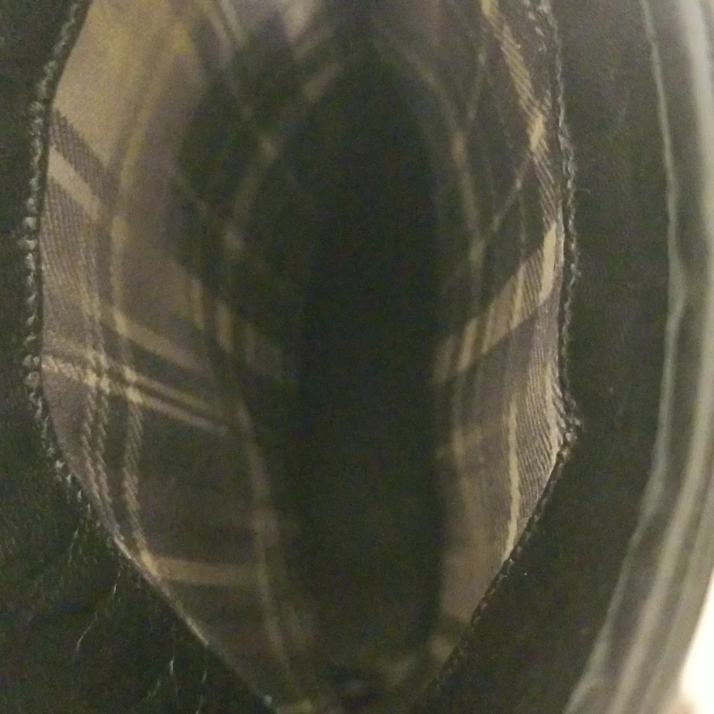 Aquatalia black leather ankle boot. - Picture 5 of 5